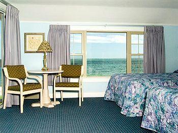 Seaside Inn Фолмут Экстерьер фото